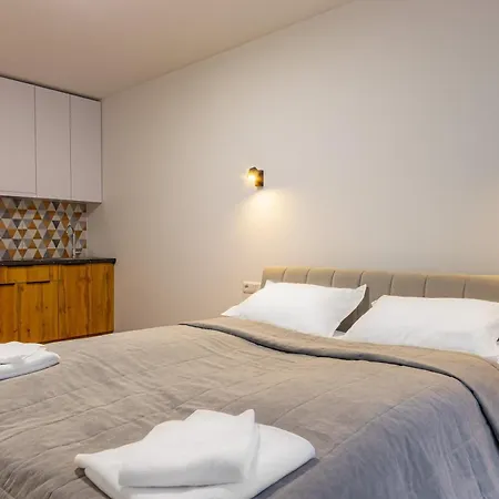 Garda - Breakfast Included In The Price Restaurant Free Parking Mountain View Kitchen In The Apartment Separate Entrance