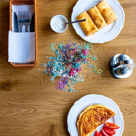 Garda - Breakfast Included In The Price Restaurant Free Parking Mountain View Kitchen In The Apartment Separate Entrance Apartmán Bukoveľ